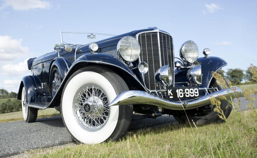  Auburn 12-165 Salon Phaeton Sedan 1933 года  (фото 8 из 21)